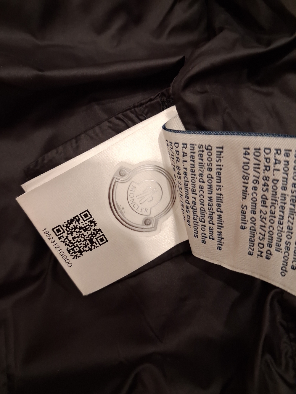Moncler Puffer Jacket - Picture 8 of 17
